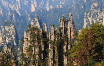 長沙出發(fā)到黃龍洞、張家界森林公園、天門山、鳳凰五日游