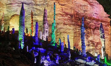 長沙出發(fā)到黃龍洞、天門山二日游