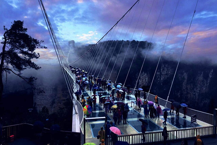 長(zhǎng)沙出發(fā)到張家界玻璃橋、天門(mén)山、玻璃棧道、鳳凰古城3日游