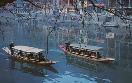 張家界森林公園、袁家界、天子山、大峽谷、玻璃橋、天門山、玻璃棧道、鳳凰古城三晚四日游